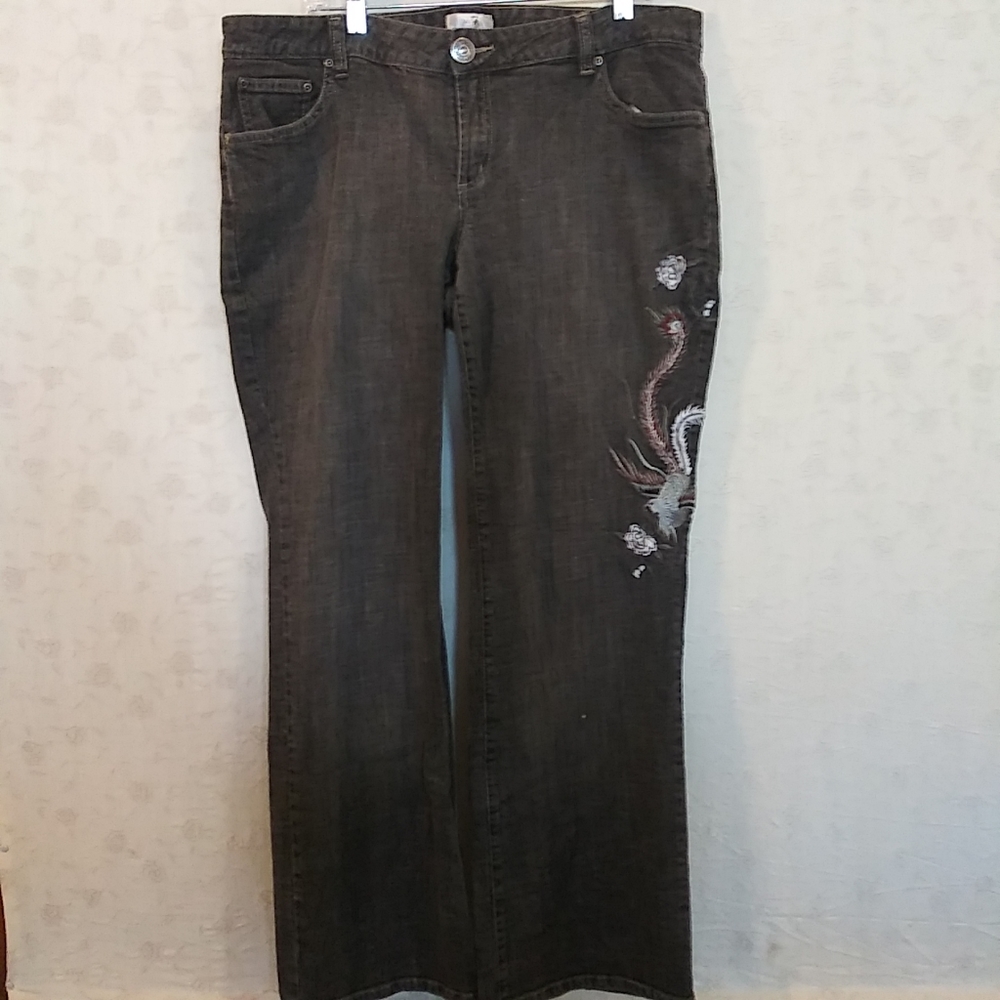 Metro 7 women's size 16 jeansw/embroidery